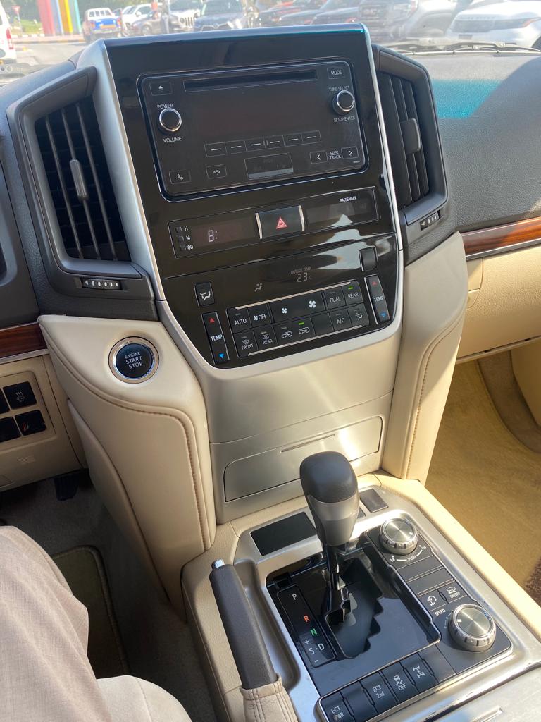 TOYOTA LAND CRUISER GXR 2018