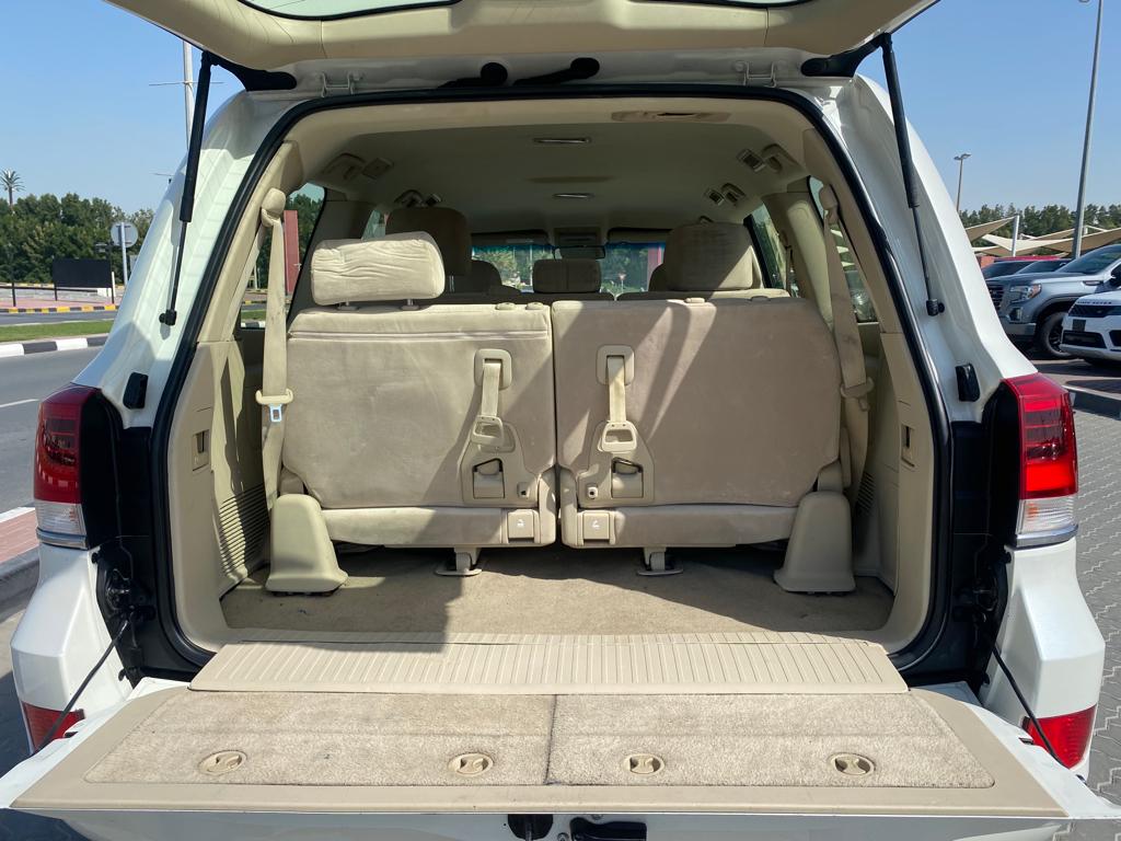 TOYOTA LAND CRUISER GXR 2018