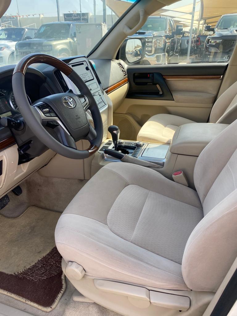 TOYOTA LAND CRUISER GXR 2018