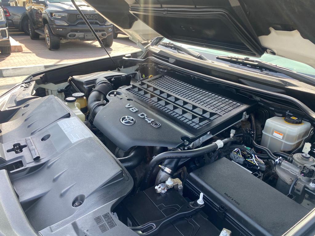 TOYOTA LAND CRUISER GXR 2018